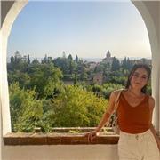 Profesora titulada en Veterinaria con experiencia en el exranjero, español nativo e inglés avanzado.